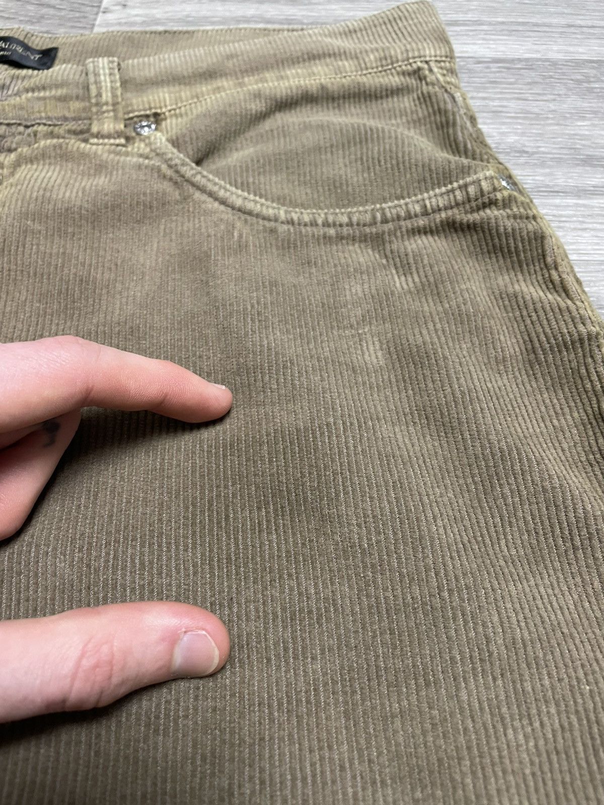 Yves Saint Laurent Vintage Yves Saint Laurent YSL Baige Corduroy Velvet Pants Size US 34 / EU 50 - 7 Thumbnail