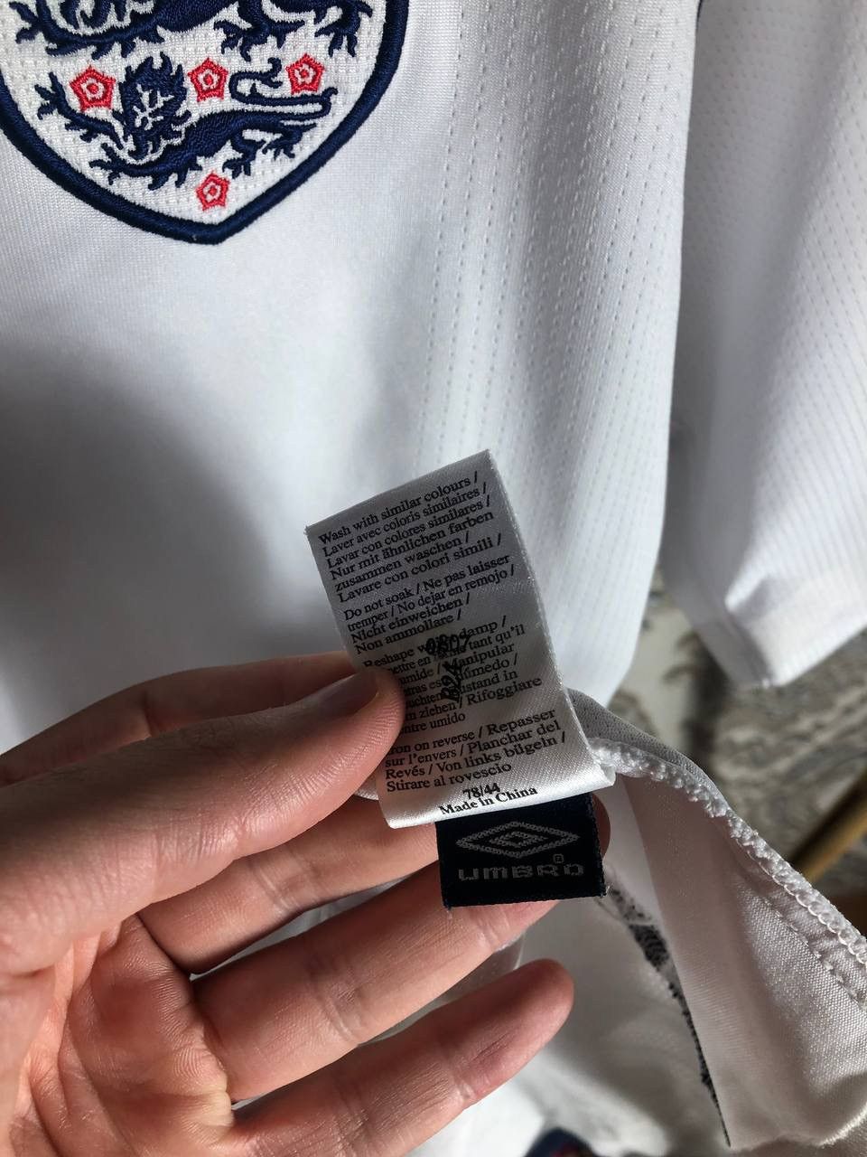 Umbro × Vintage VERY RARE UMBRO ENGLAND RETRO SOCCER JERSEY BLOKECORE Y2K Size US L / EU 52-54 / 3 - 7 Thumbnail