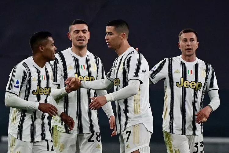 Adidas JUVENTUS 2020 2021 HOME FOOTBALL SHIRT SOCCER JERSEY Size US M / EU 48-50 / 2 - 9 Thumbnail