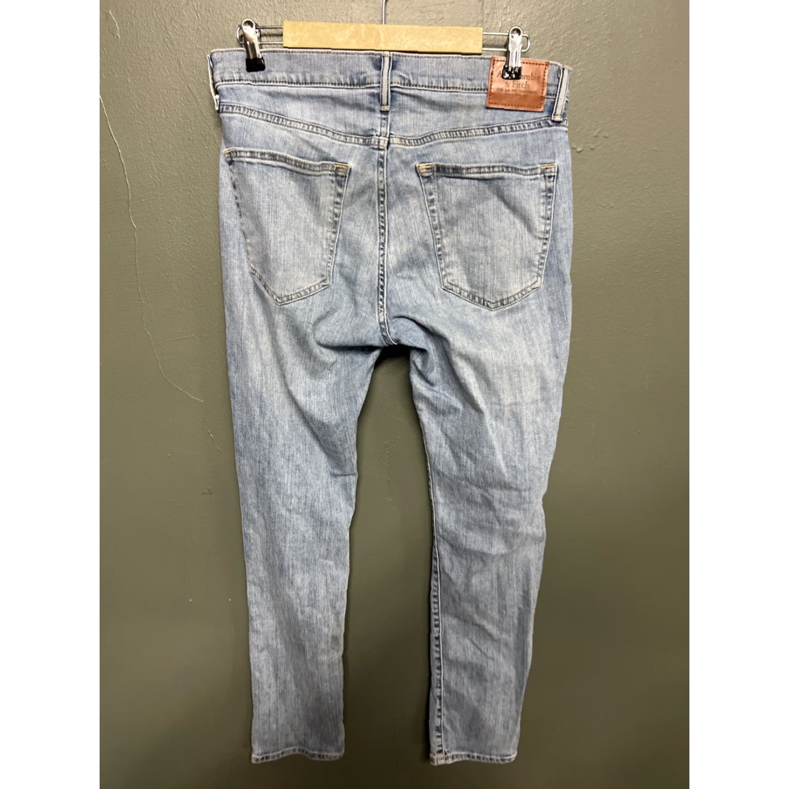 Abercrombie & Fitch Abercrombie & Fitch Jeans Mens 32 Slim Athletic Skinny Stretch Denim Pant 32x32 Blue Cotton Denim Logo Regular Mens Jeans Size US 32 / EU 48 - 2 Thumbnail