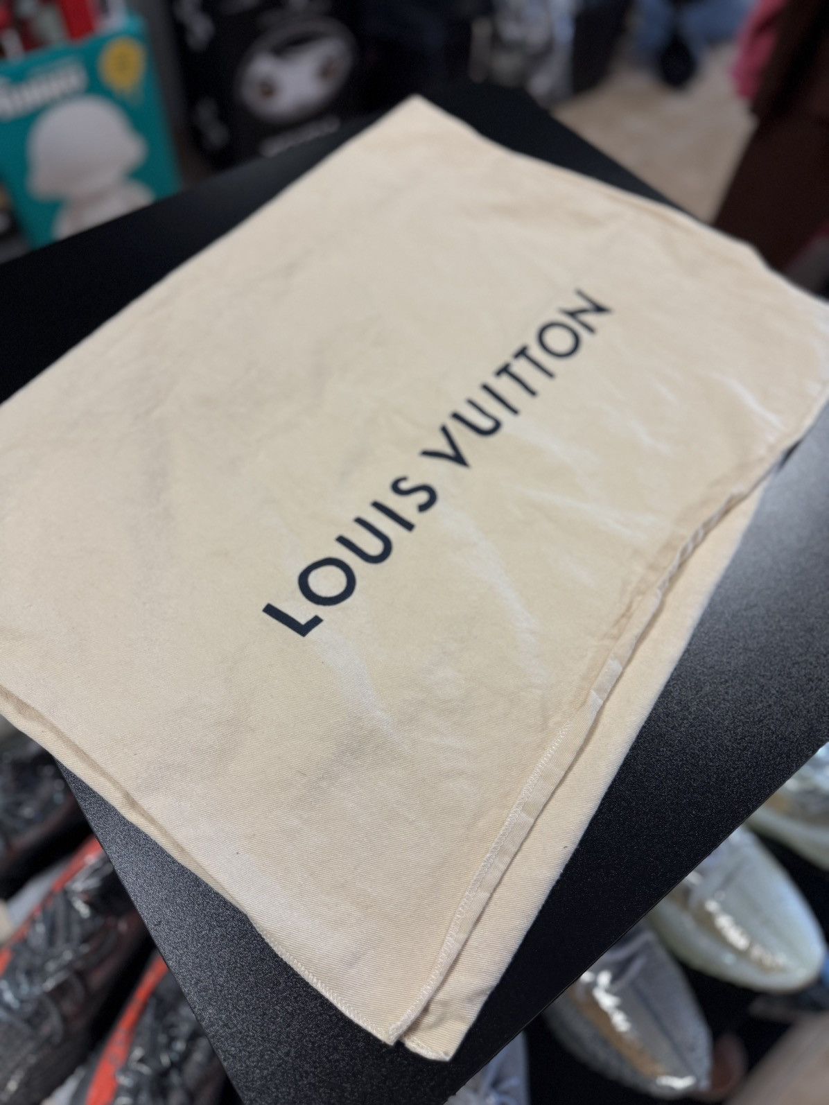 Louis Vuitton Louis Vuitton Artsy MM Black Purse $3400 Discontinued Size ONE SIZE - 24 Thumbnail