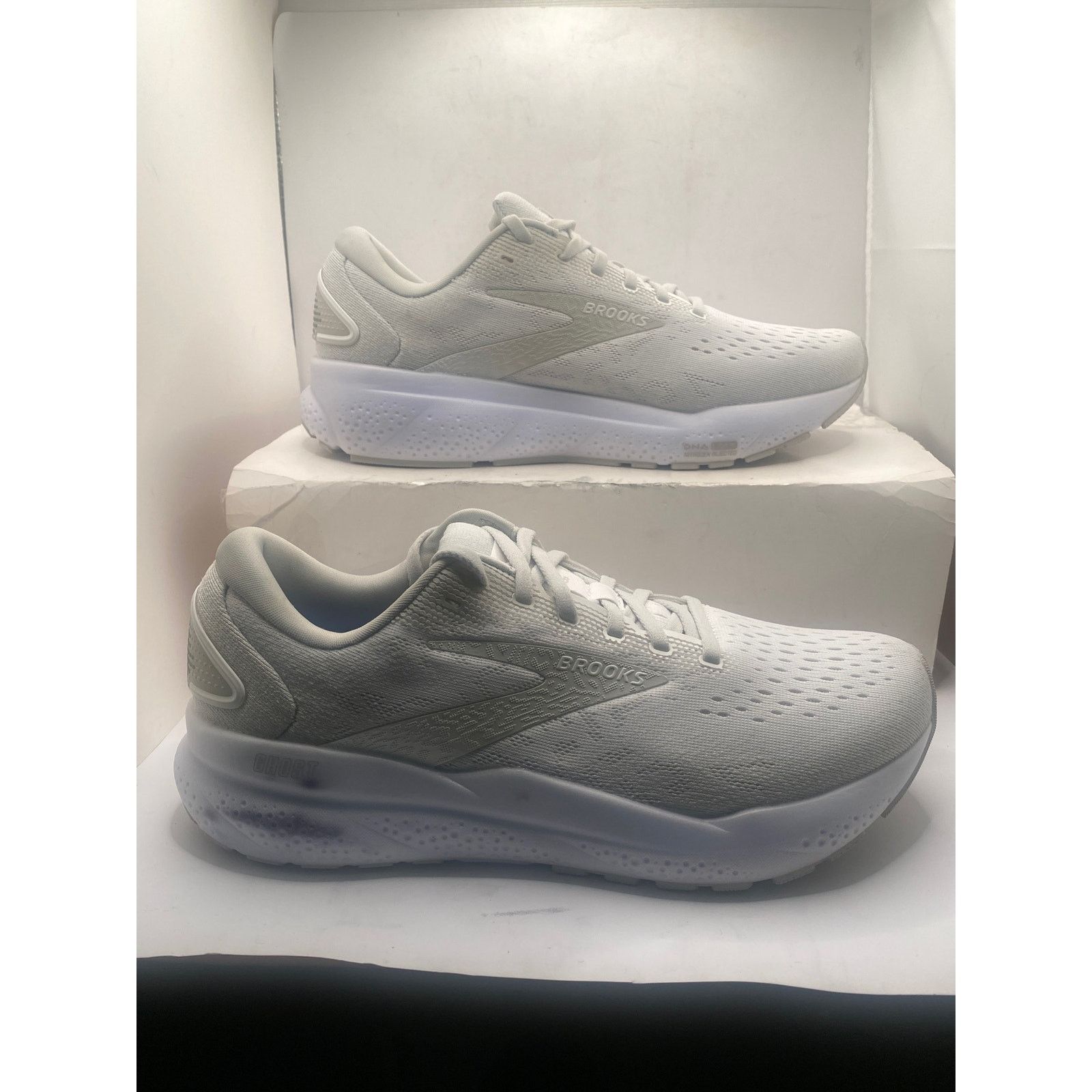 Brooks Women's Brooks Ghost 16 1204071B151 White Size US10/EU 42 Size US 10 / IT 40 - 1 Thumbnail