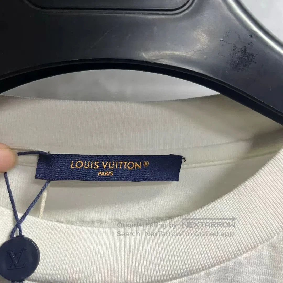Louis Vuitton louis vuitton white graphic short sleeve t. Size US L / EU 52-54 / 3 - 3 Thumbnail