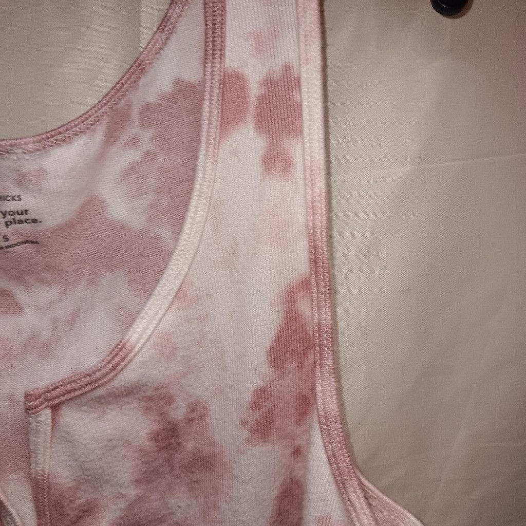 Romeo Gigli Gilly Hicks, tye dye, cropped tank top, womens S, euc Size XS / US 0-2 / IT 36-38 - 5 Thumbnail