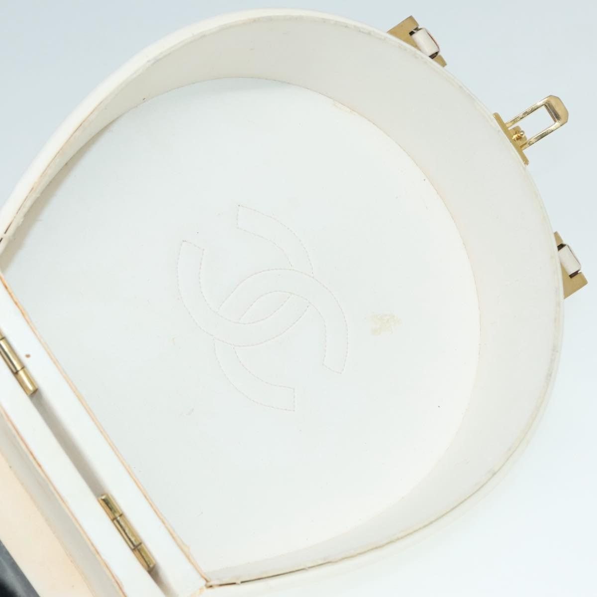 Chanel CHANEL Vanity Hand Bag Leather White CC Size ONE SIZE - 10 Thumbnail