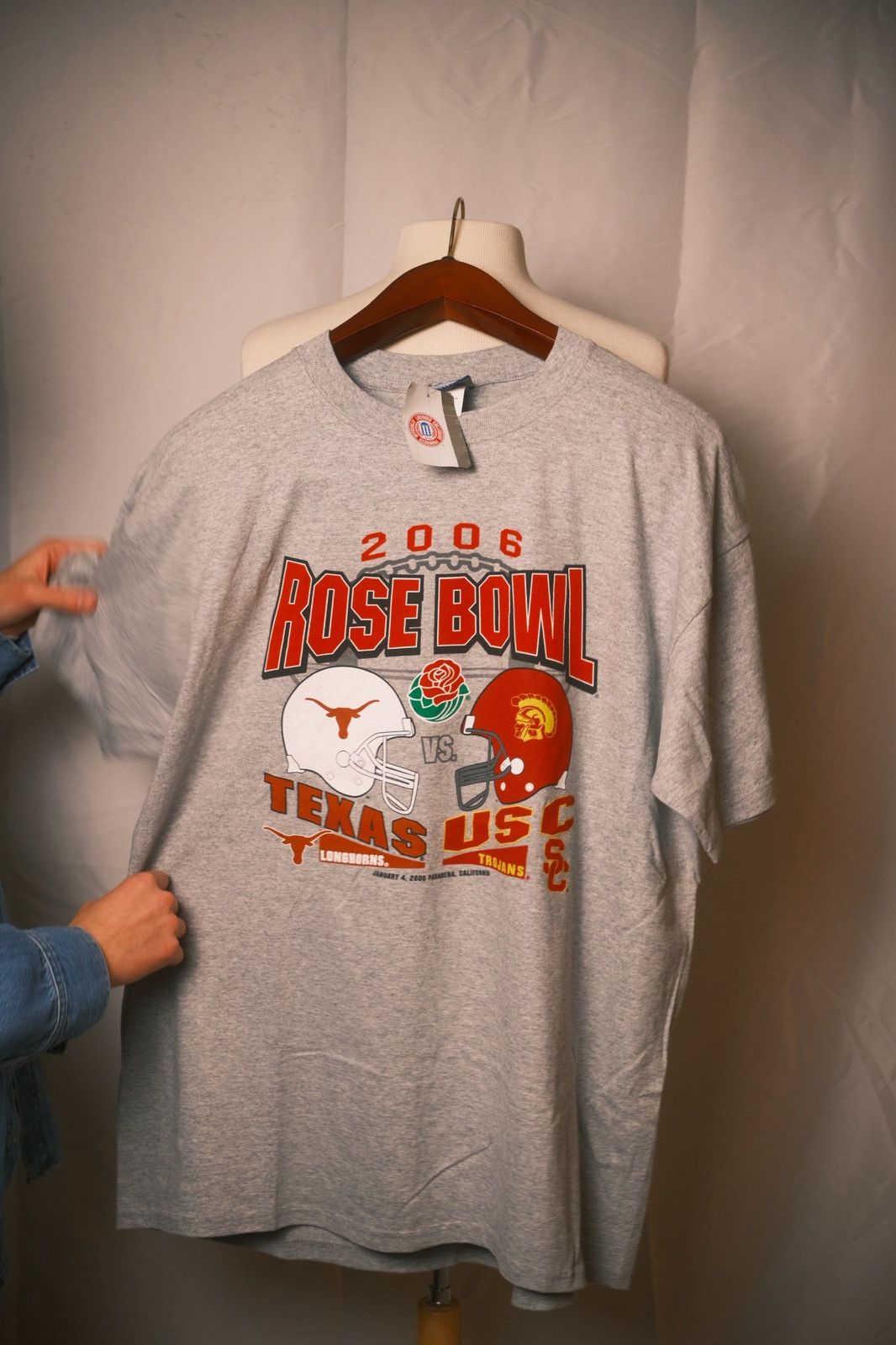 Other 2006 Rose Bowl Texas v USC NEW WITH TAGS Size US L / EU 52-54 / 3 - 6 Thumbnail