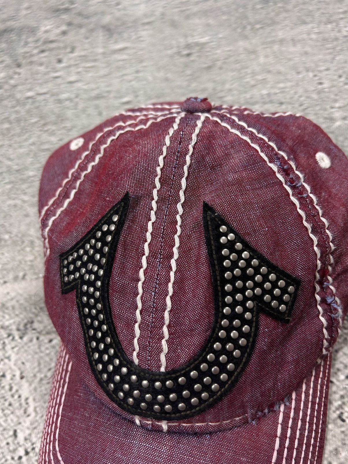 True Religion True Religion hat vintage red cap studded big logo horseshoe Size ONE SIZE - 2 Thumbnail