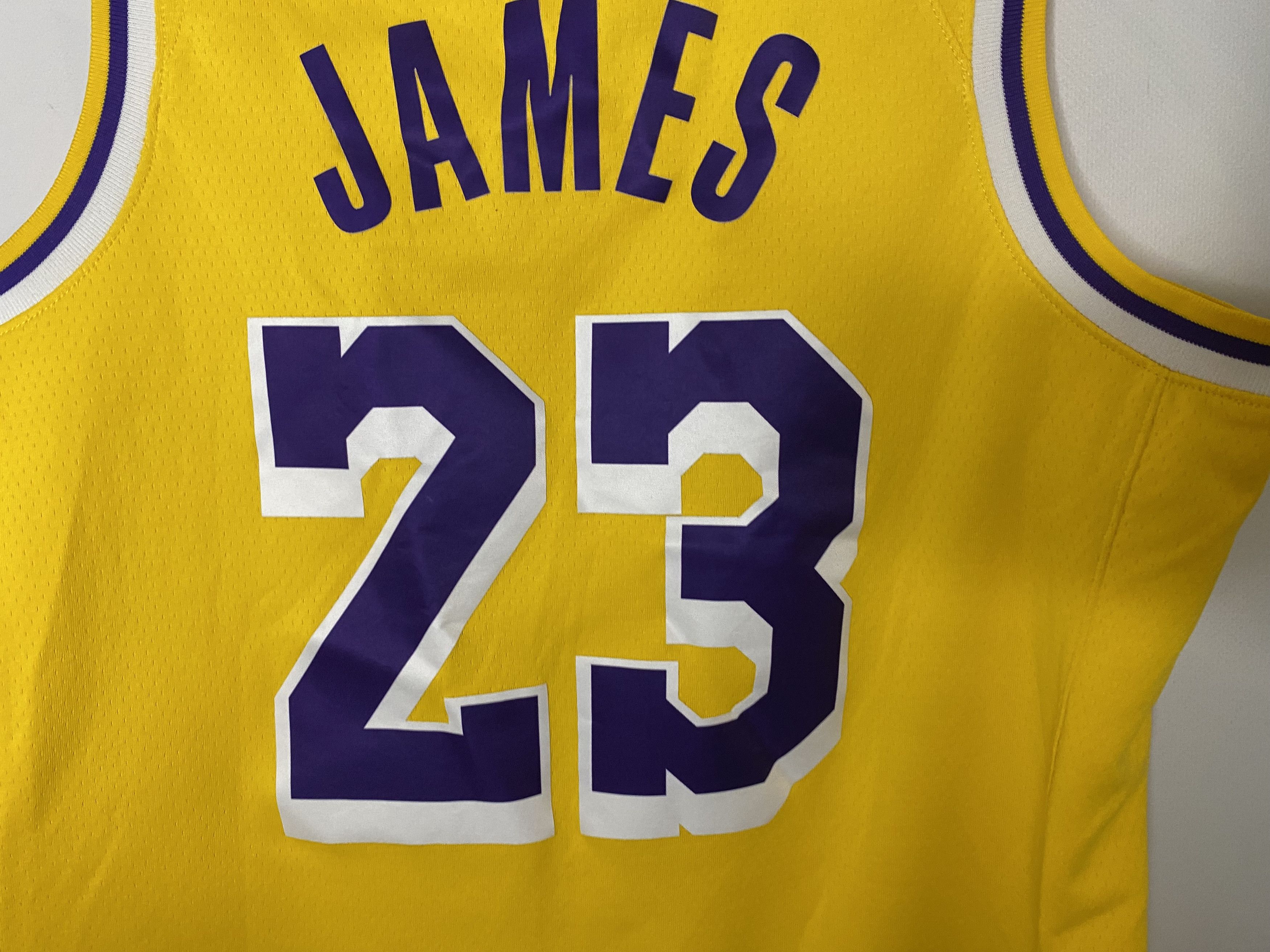 NBA × Nike JAMES #23 LOS ANGELES LAKERS NBA BASKETBALL JERSEY SHIRT Size US M / EU 48-50 / 2 - 3 Thumbnail
