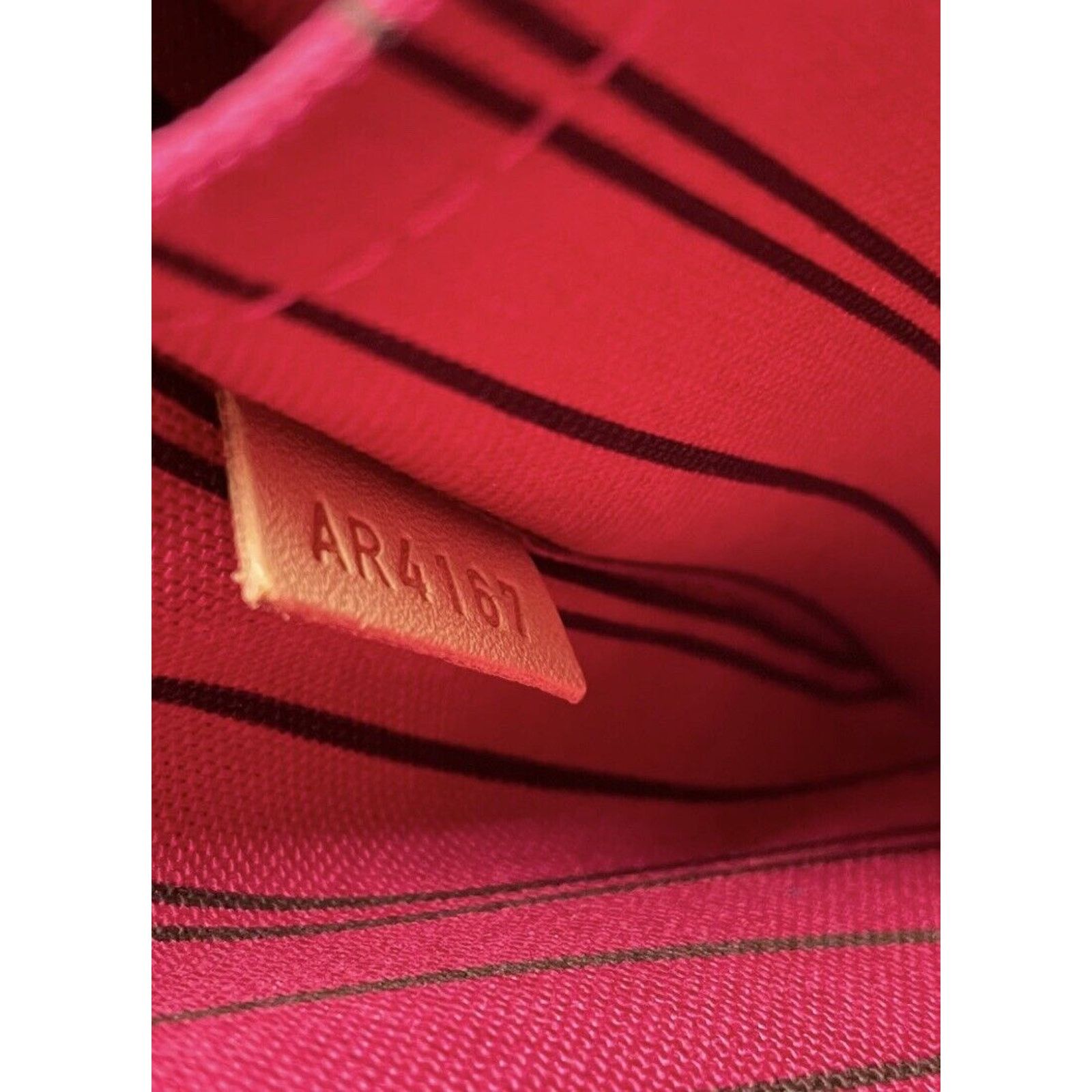 Louis Vuitton AUTHENTIC LOUIS VUITTON Large Monogram Pink Pouch Pochette Size ONE SIZE - 12 Thumbnail