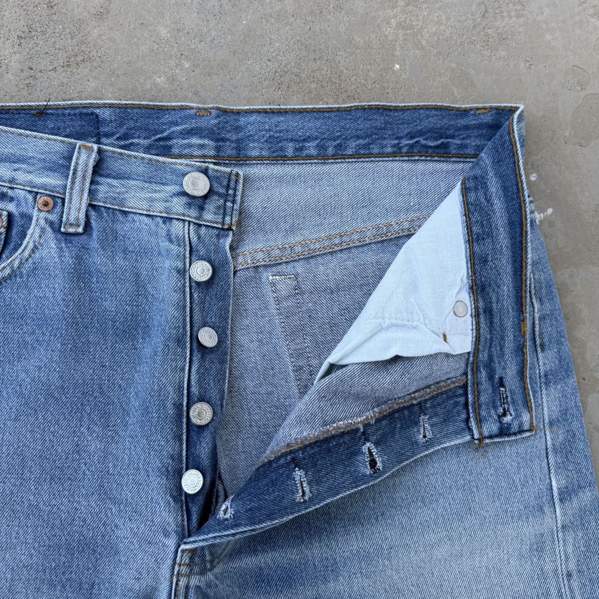 Levi's Vintage Clothing Vintage Levi's 501 USA Button Fly Faded Denim Jean Pants Size US 34 / EU 50 - 5 Thumbnail