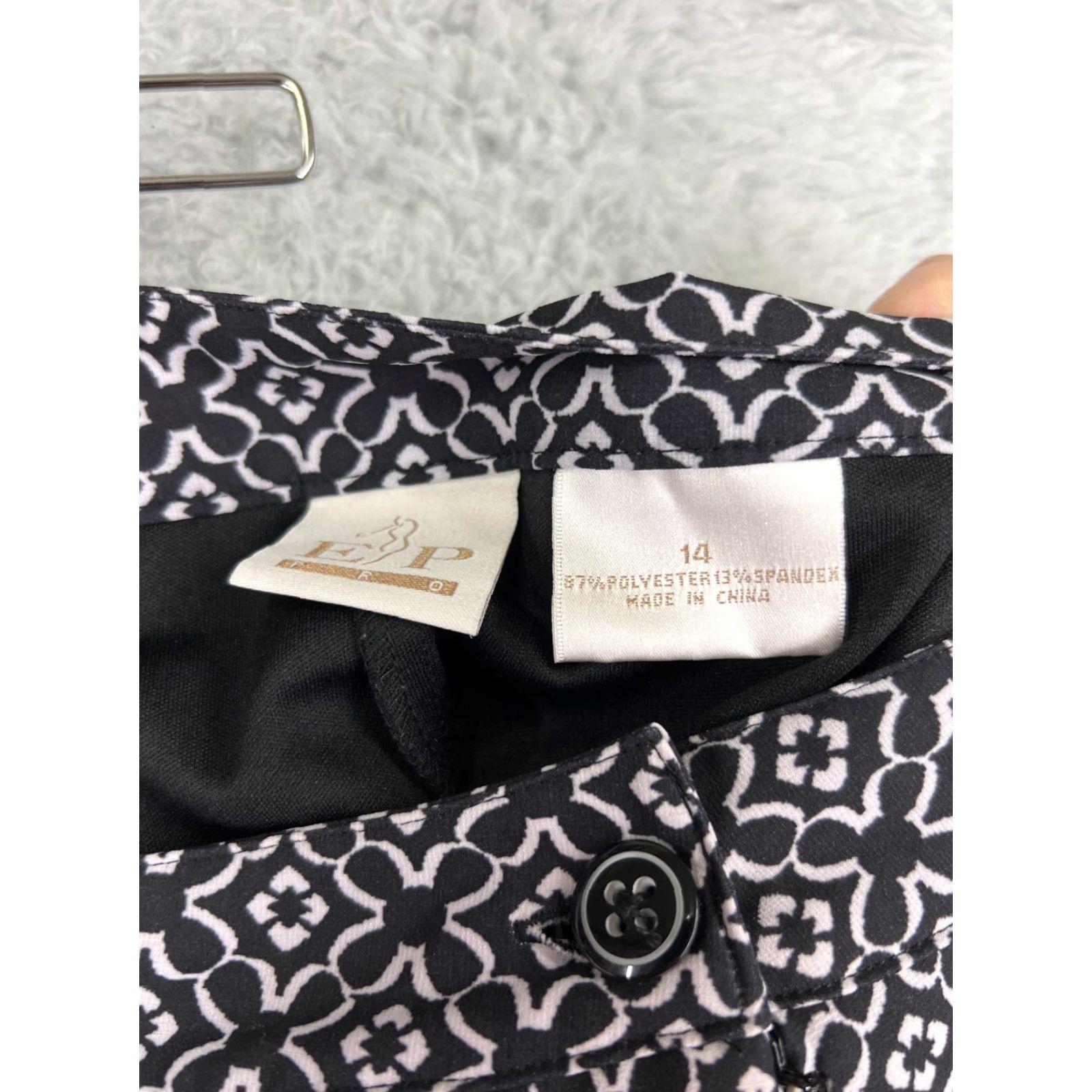 Vintage EP Pro Skirt Womens 14 Black Floral Print Polyester Knit Mini Short Elastic Waist Pockets Zipper Sports Casual Spring Summer Fall Girls Womens Size 36" / US 14 / IT 50 - 3 Thumbnail