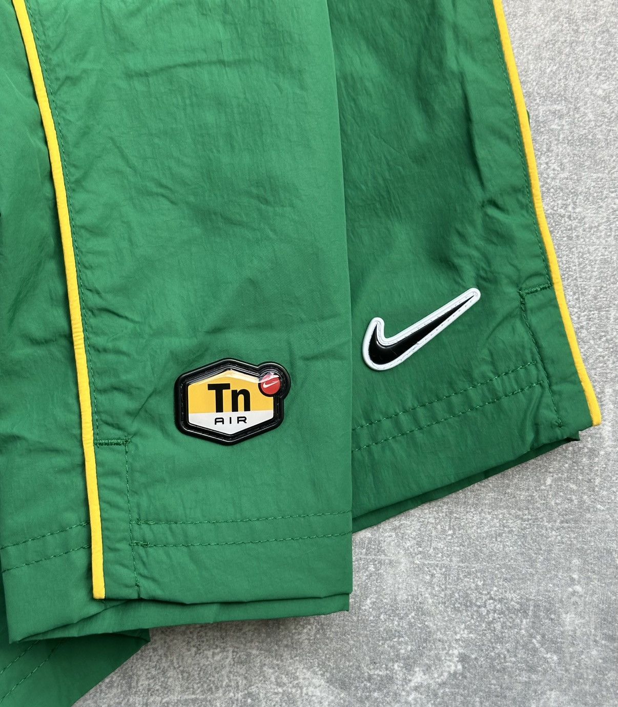 Nike Nike Air Plus TN Shorts Green Men's Size XL Standard Fit New Size US 36 / EU 52 - 7 Thumbnail
