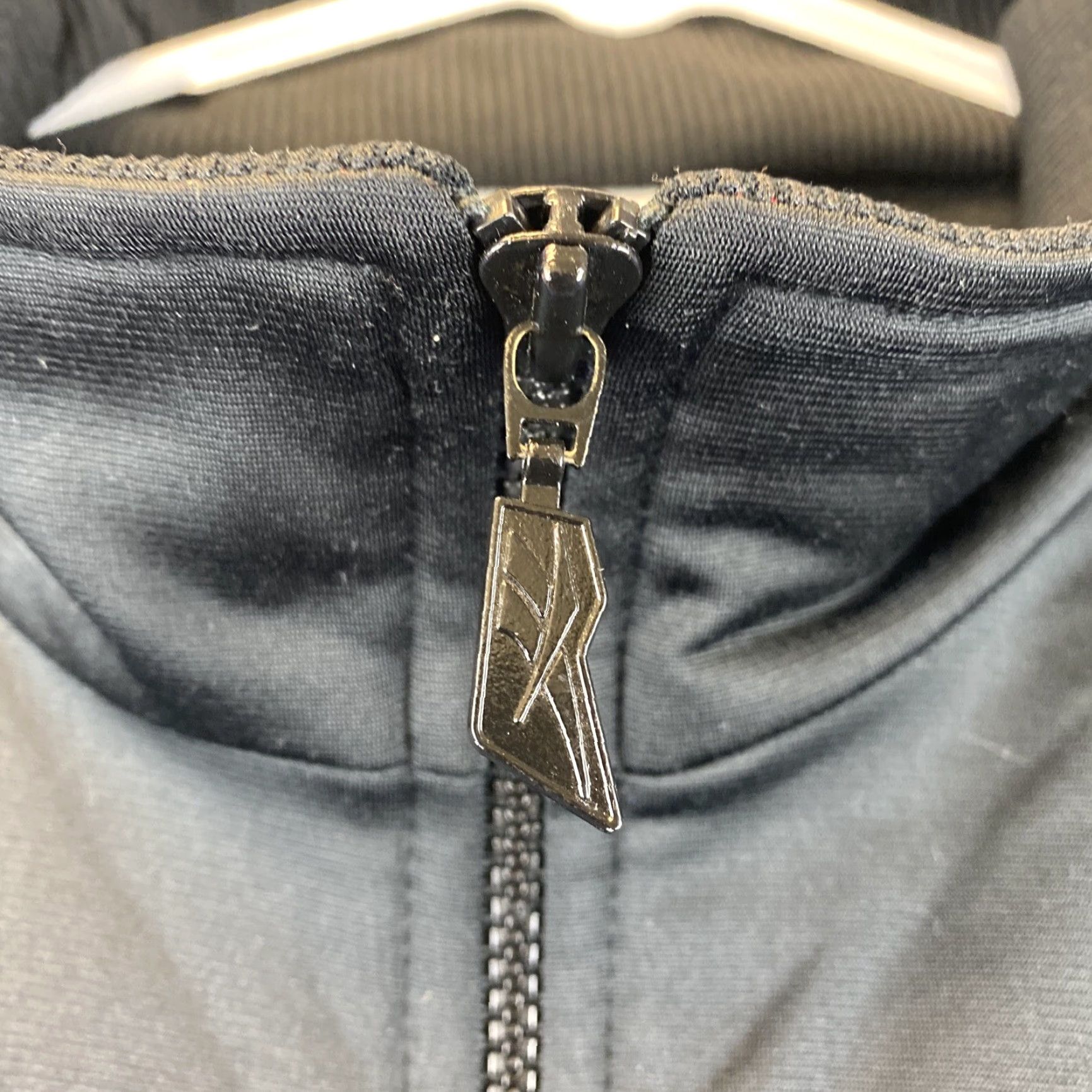 Reebok VINTAGE Reebok Track Jacket Mens L Navy Black 90s Full Zip Woven Vector Full Zip Regular 42-50 Men Size US 33 - 6 Thumbnail