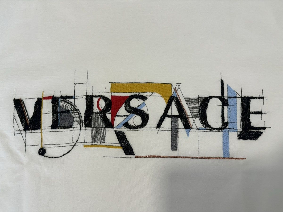 Versace Versace embroidered T-shirt - brand new - size large Size US L / EU 52-54 / 3 - 2 Thumbnail