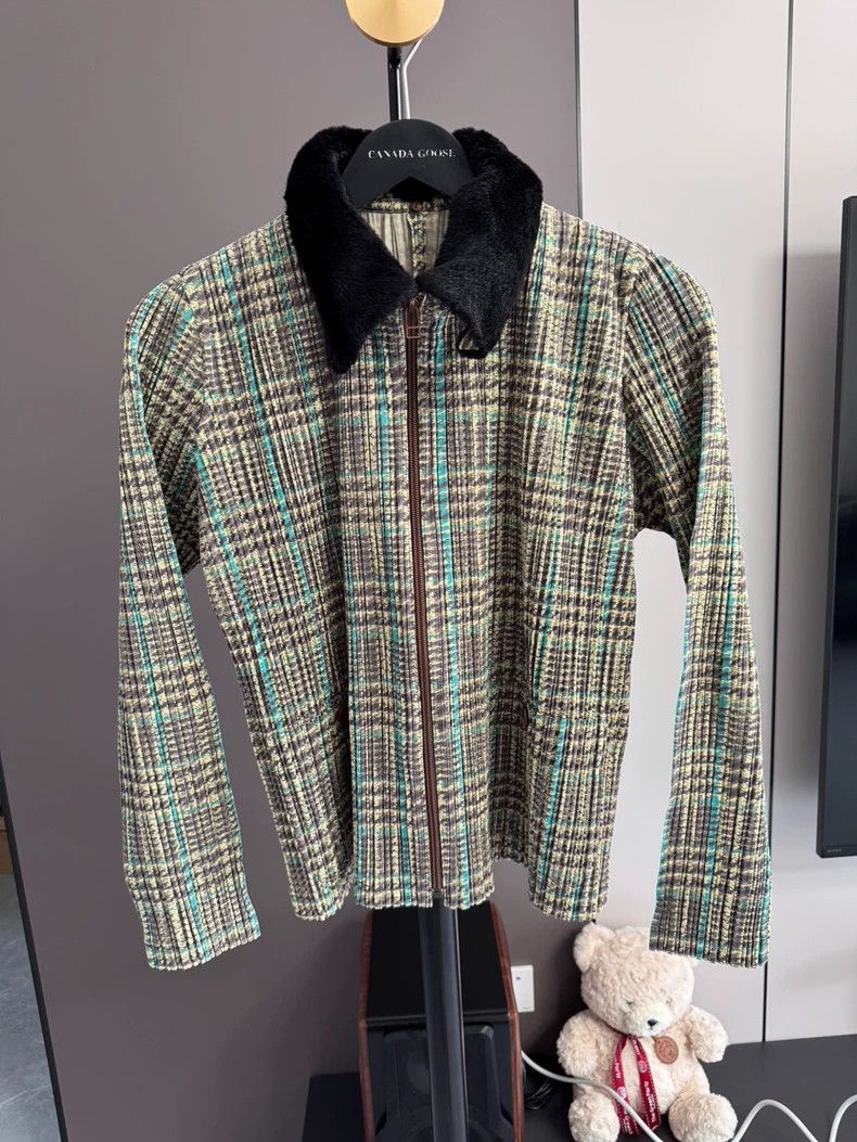 Issey Miyake Issey Miyake size:4 A grayish-green pleated zipper cardiga Size S / US 4 / IT 40 - 1 Thumbnail