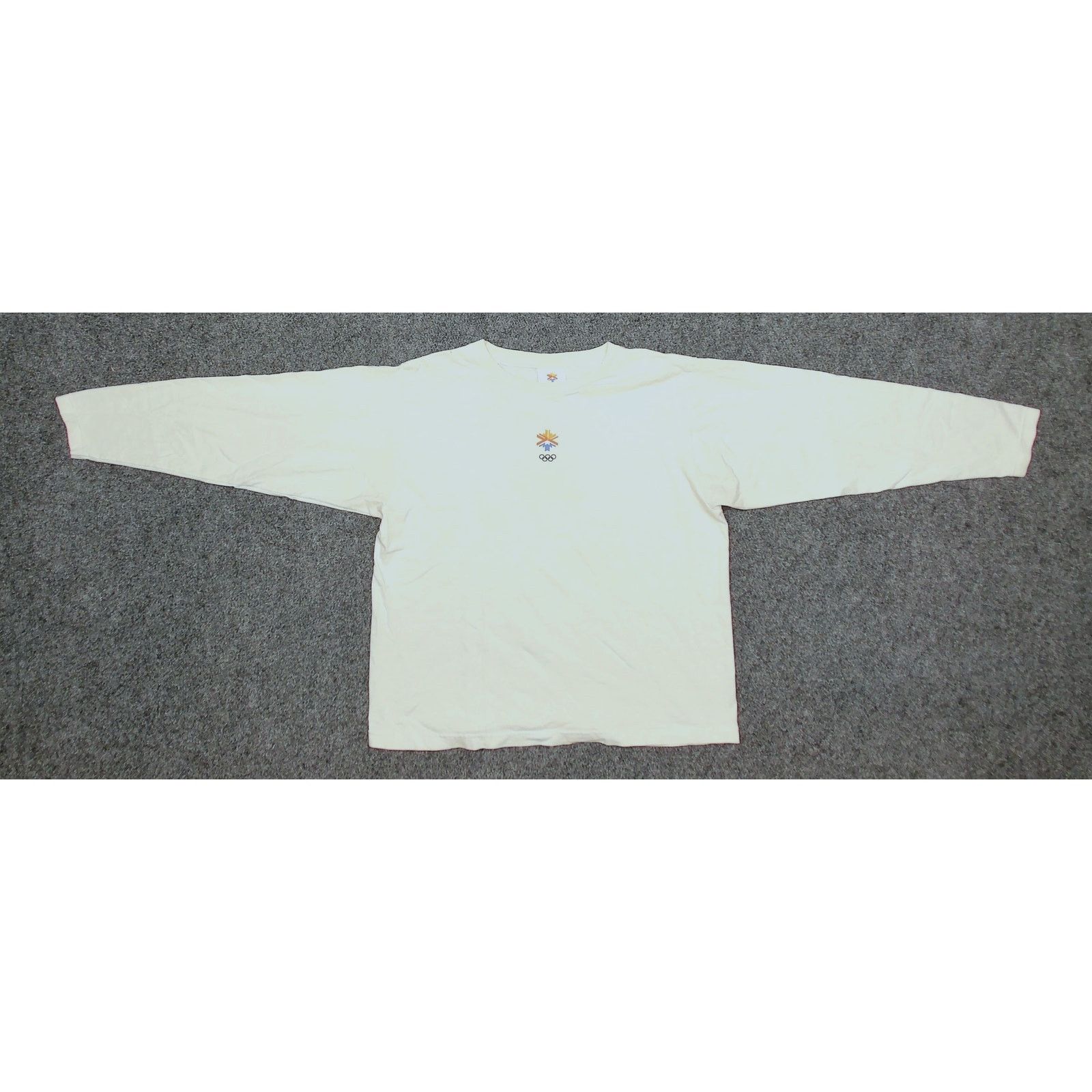 Vintage VTG 1997 Salt Lake 2002 Olympics Flags Boxy Cropped L/S Tee Size US L / EU 52-54 / 3 - 5 Thumbnail