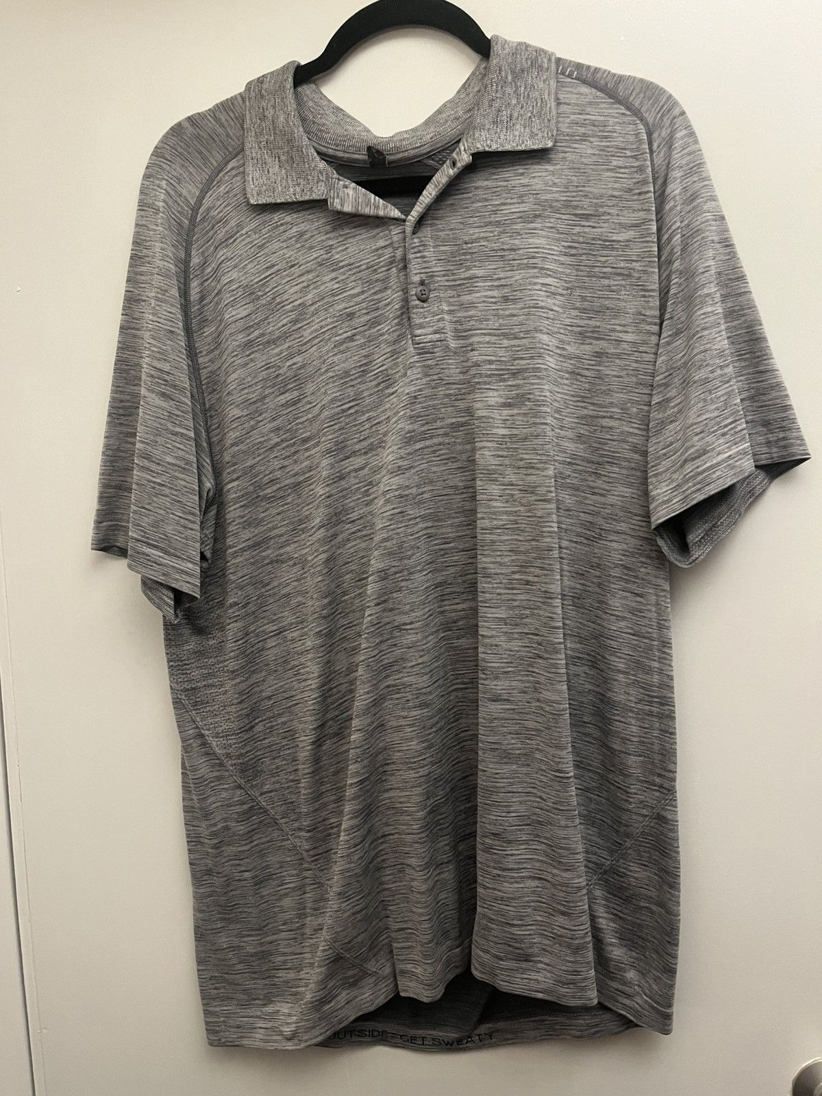 Lululemon Men’s Lululemon Metal Vent Tech polo shirt in grey Size XL Size US XL / EU 56 / 4 - 1 Thumbnail
