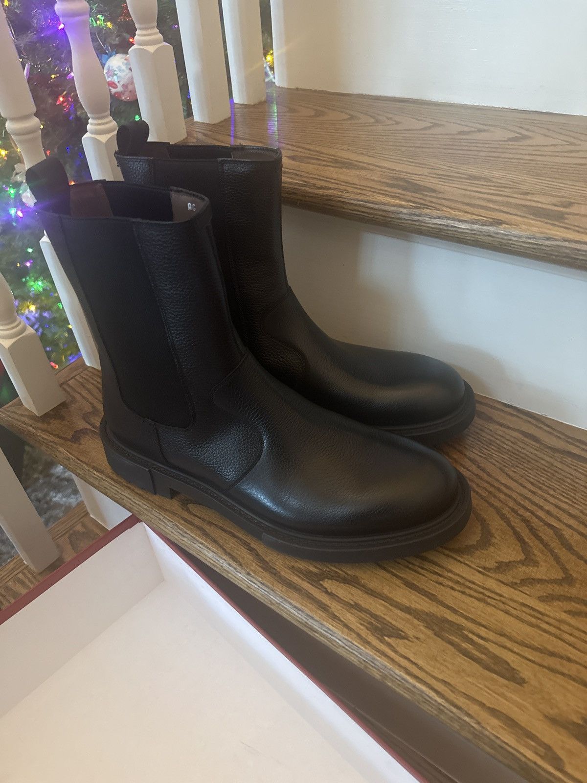 Salvatore Ferragamo Salvatore Ferragamo Chelsea Boots (men’s 11) Size US 11 / EU 44 - 3 Thumbnail