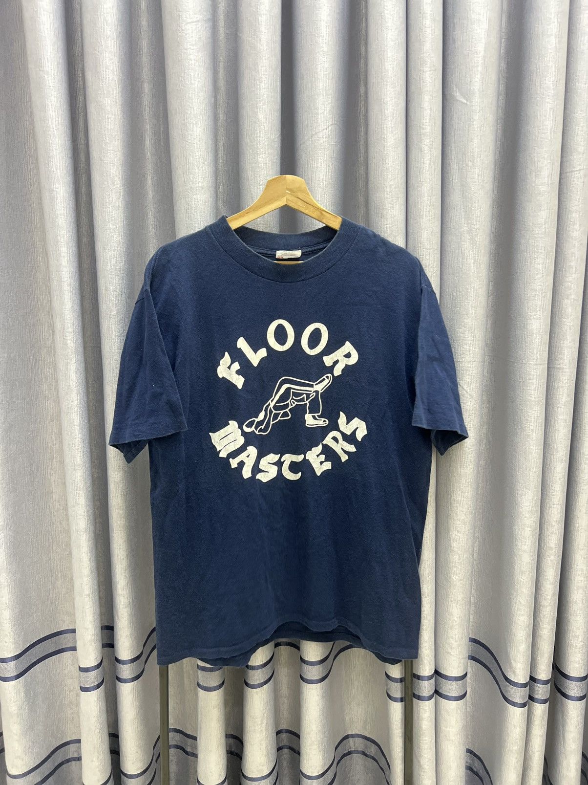 Rap Tees Vintage 90s Singgle Stich Floor Masters Break Dance Tee Size US L / EU 52-54 / 3 - 1 Thumbnail