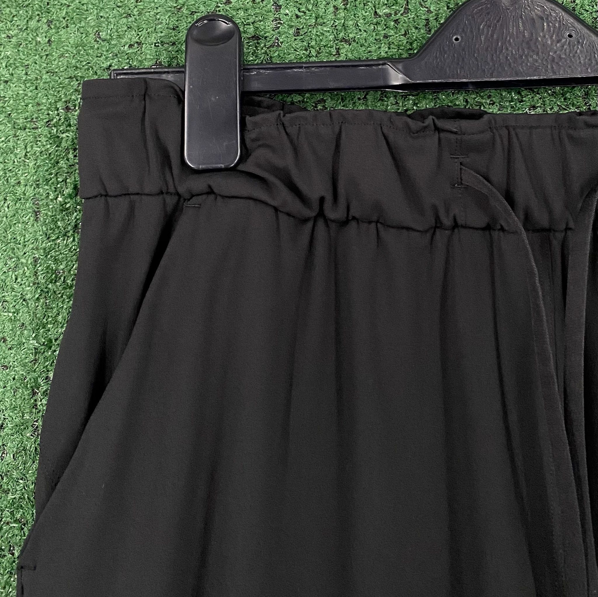 Lululemon Lululemon Keep Moving Luxtreme High Rise Black Pants 10 Size 34" / US 12 / IT 48 - 3 Thumbnail