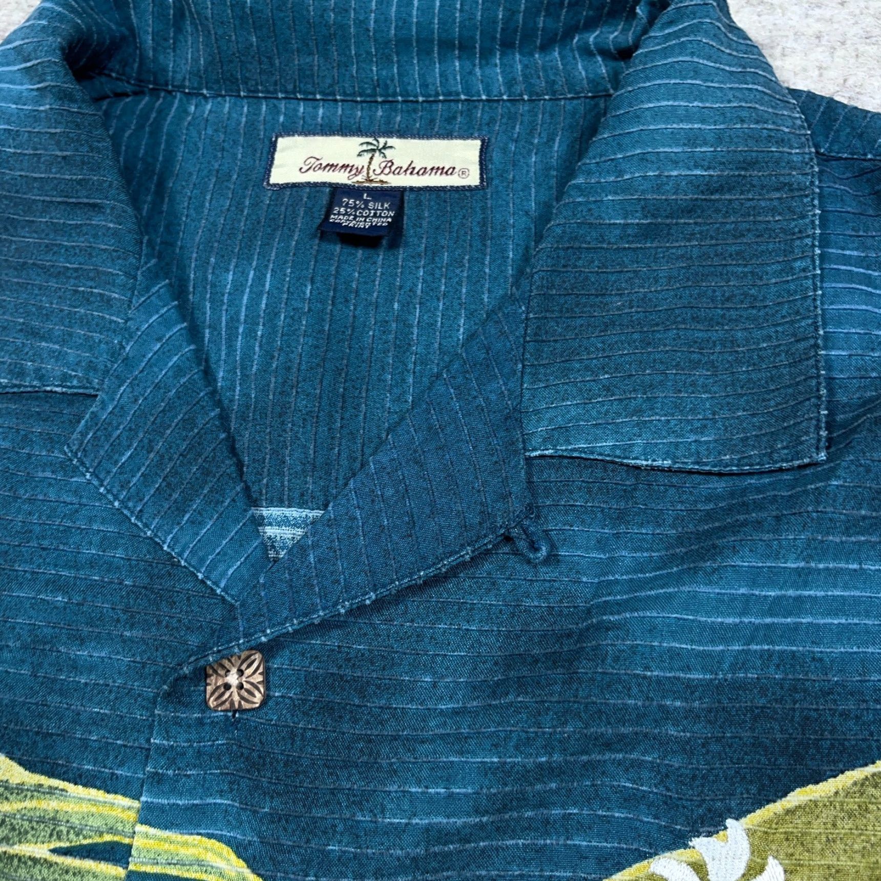 Tommy Bahama Tommy Bahama Button-Up Shirt Men Large Blue Silk Cotton Pineapple Palm Hawaiian Loop Collar Wear Size US L / EU 52-54 / 3 - 4 Thumbnail