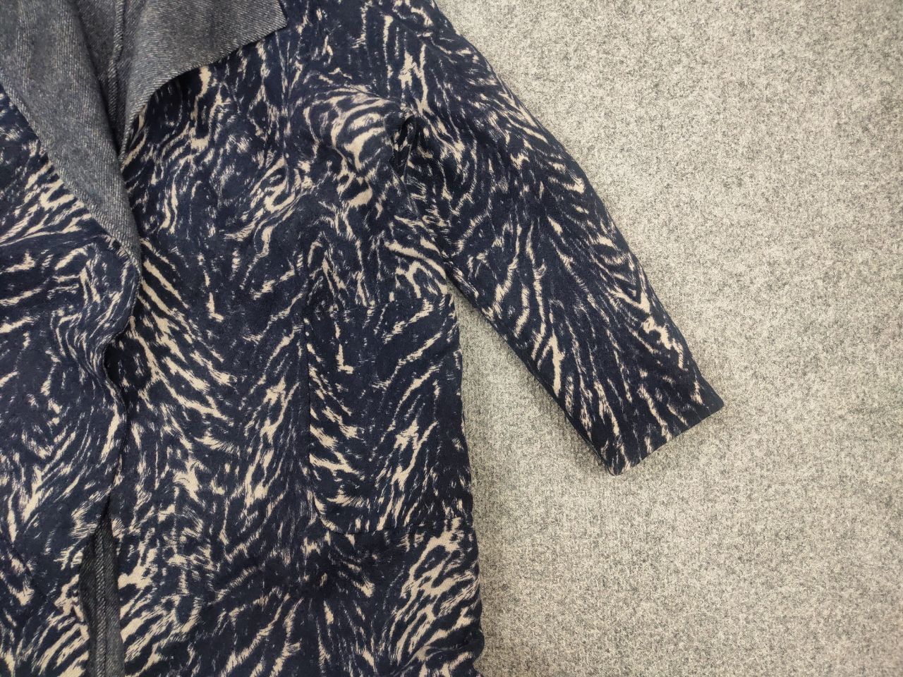 Max Mara Max Mara Weekend Virgin Wool Animal reversible Coat Jacket Size L / US 10 / IT 46 - 12 Thumbnail