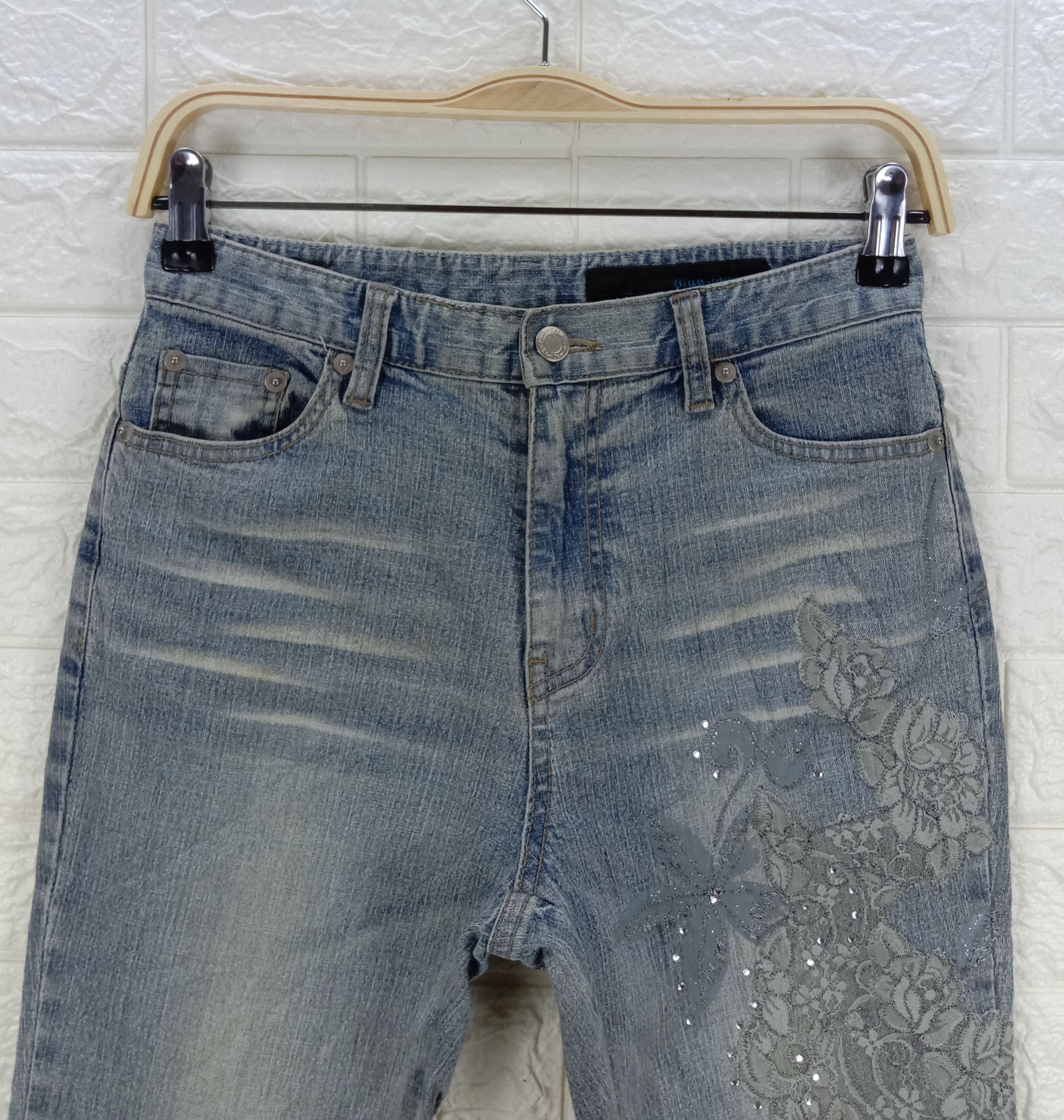 Beauty Beast Vintage Japanese Art Flower Embroidered Flare Jeans Size 27" / US 4 / IT 40 - 2 Thumbnail