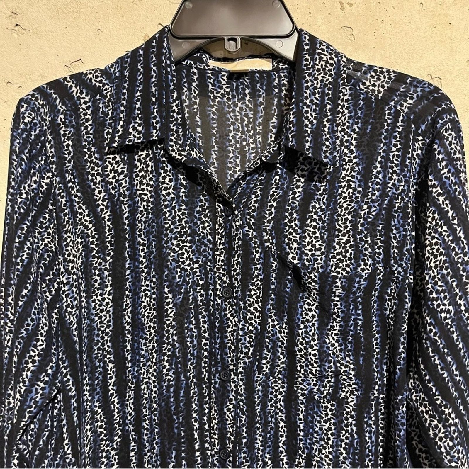 Michael Kors Michael Kors Sheer Blue Collared Dress Shirt Women’s Sz M Size M / US 6-8 / IT 42-44 - 4 Thumbnail