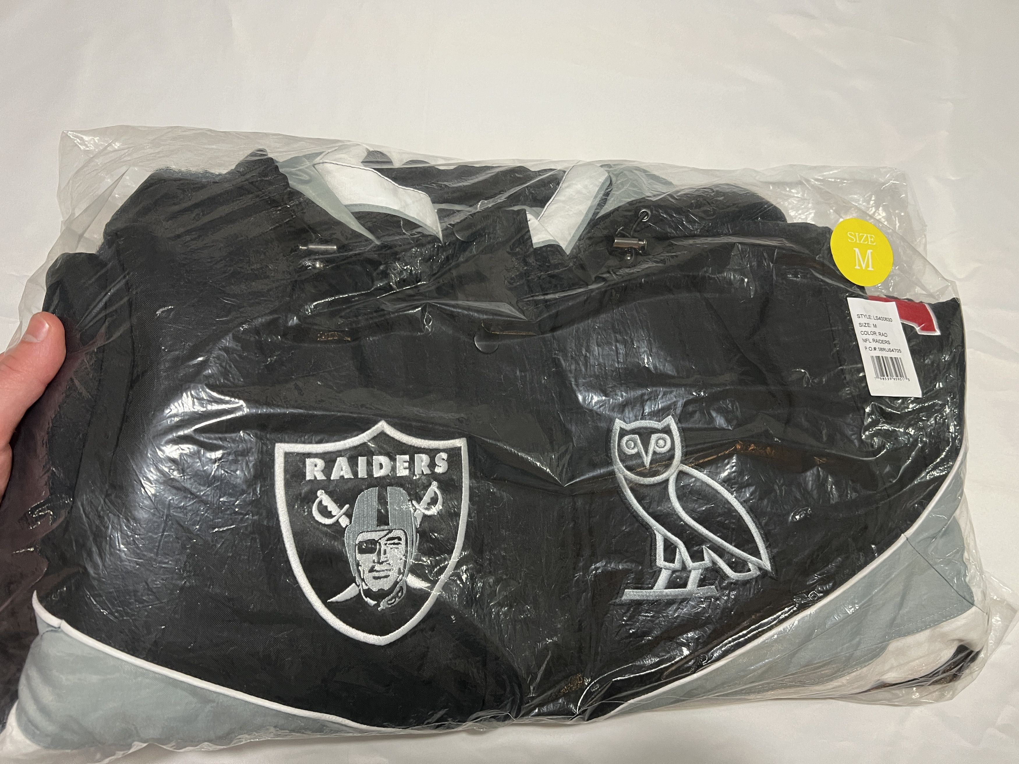 Drake OVO x NFL LAS VEGAS RAIDERS STARTER SIDELINE PUFFER JACKET Size US M / EU 48-50 / 2 - 2 Thumbnail