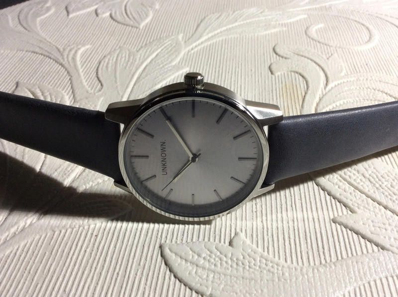 Designer Unknown men's silver dial leather strap watch Size ONE SIZE - 8 Thumbnail