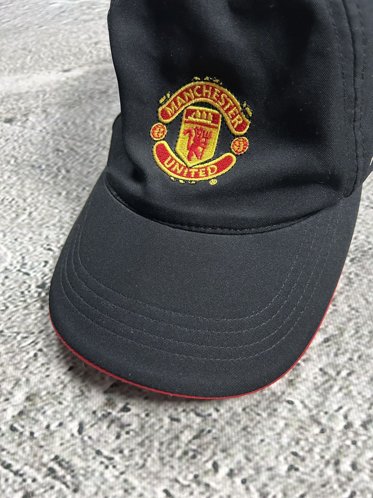 Nike × Vintage Nike Manchester United Black Cap Vintage Size ONE SIZE - 2 Thumbnail