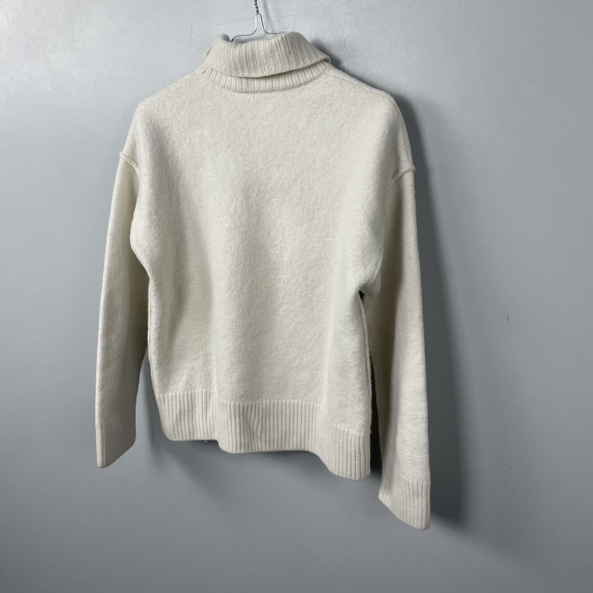 AMI AMI Alexandre Mattiussi Turtleneck Sweater White/Red sz M-L Size M / US 6-8 / IT 42-44 - 6 Thumbnail