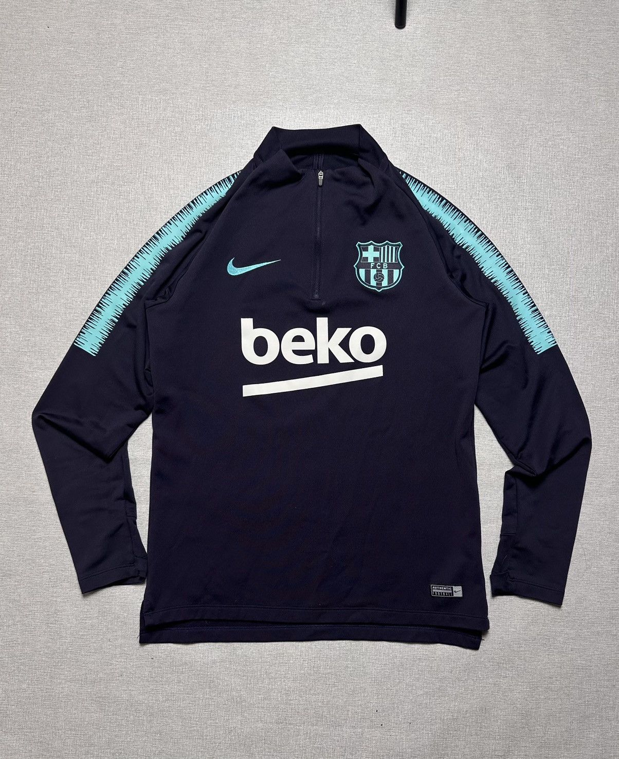 Nike Nike FC Barcelona 2018 2019 Training Shirt Jersey Sweatshirt Size US S / EU 44-46 / 1 - 1 Thumbnail