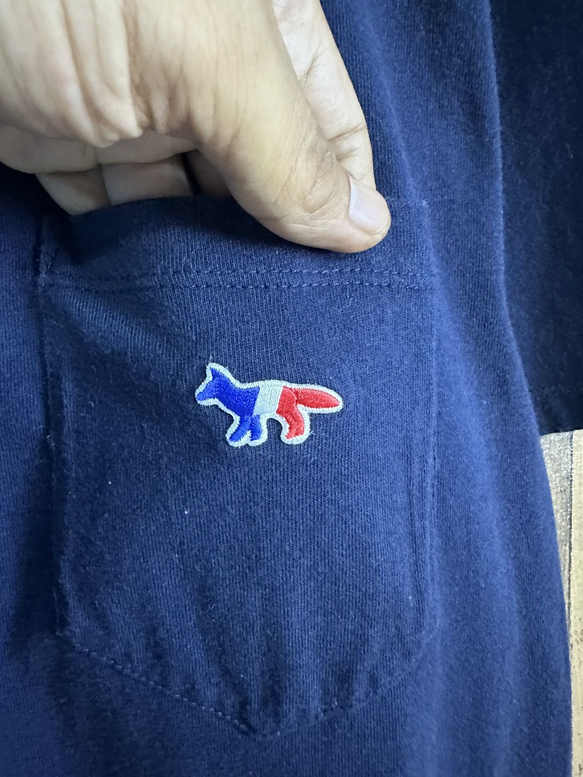 Maison Kitsune Maison Kitsune Single Pocket TShirt A392 Size US L / EU 52-54 / 3 - 3 Thumbnail