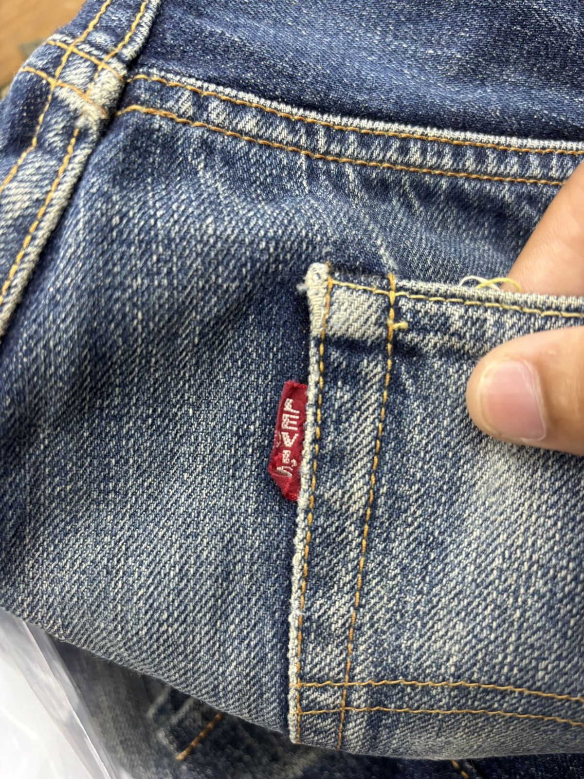 Levi's 70s LEVI'S 501 BIG E button No 6 THRASHED DISTRESSED DENIM Size US 32 / EU 48 - 15 Thumbnail