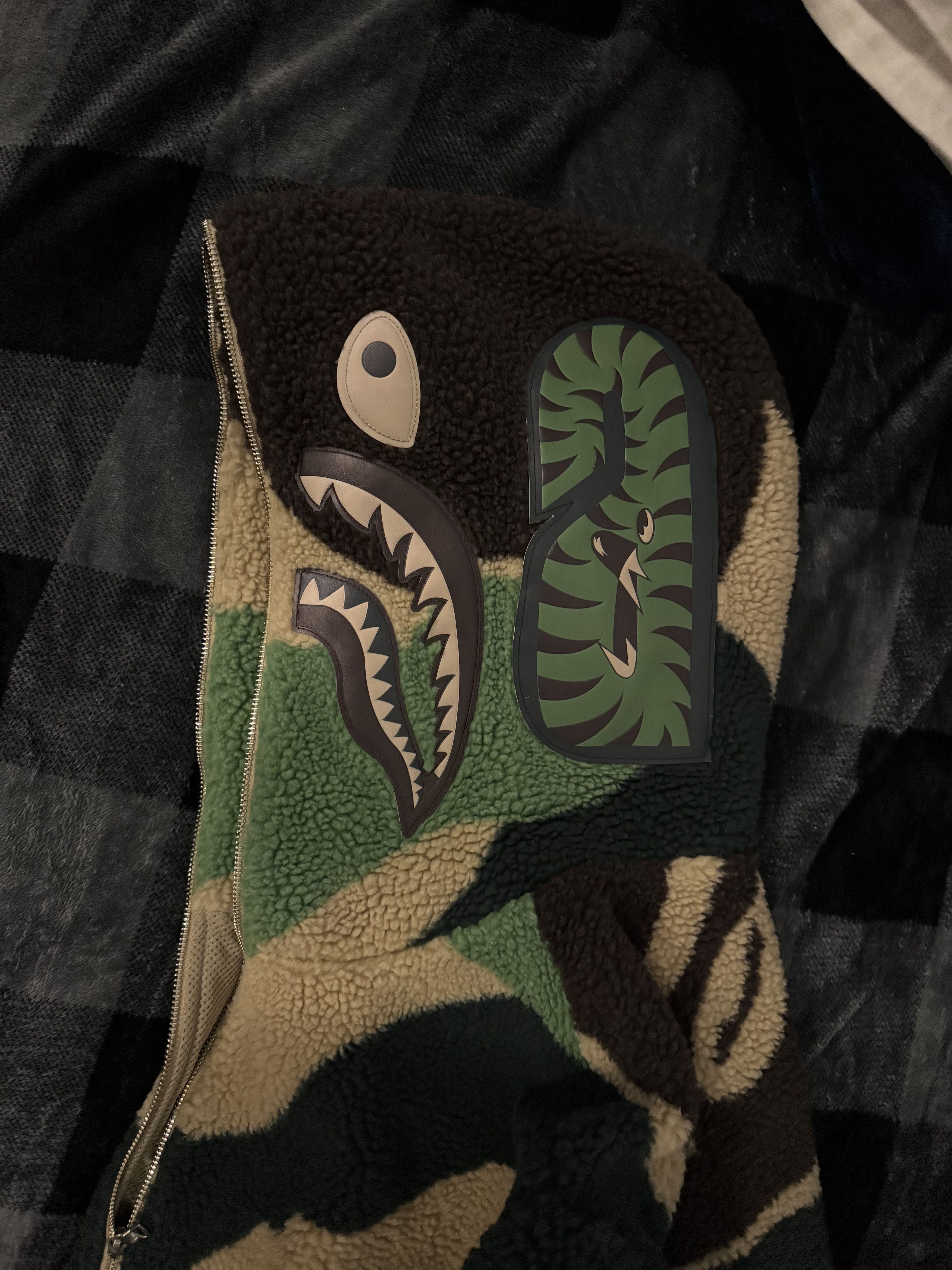 Bape BAPE COLOR CAMO SHARK FULL ZIP SHERPA HODDIE CAMO Size L Size US L / EU 52-54 / 3 - 4 Thumbnail