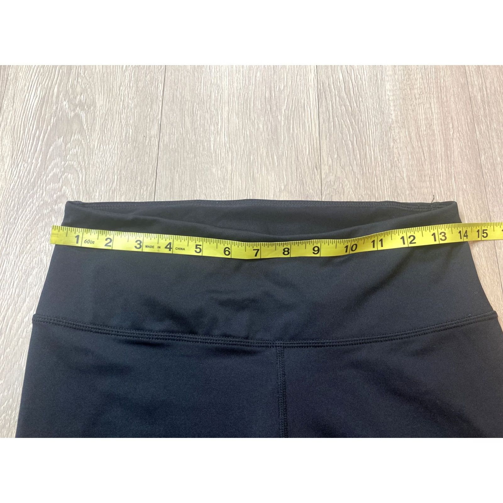 Vintage Z By Zella Womens Medium Black Capri Leggings Cross Cross Semi Open Calf Size 32" / US 10 / IT 46 - 4 Thumbnail