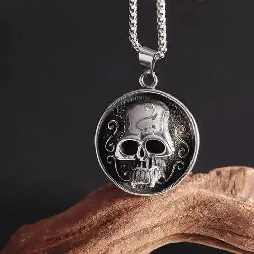 VIBE Skull Medal Necklace Size ONE SIZE - 2 Thumbnail