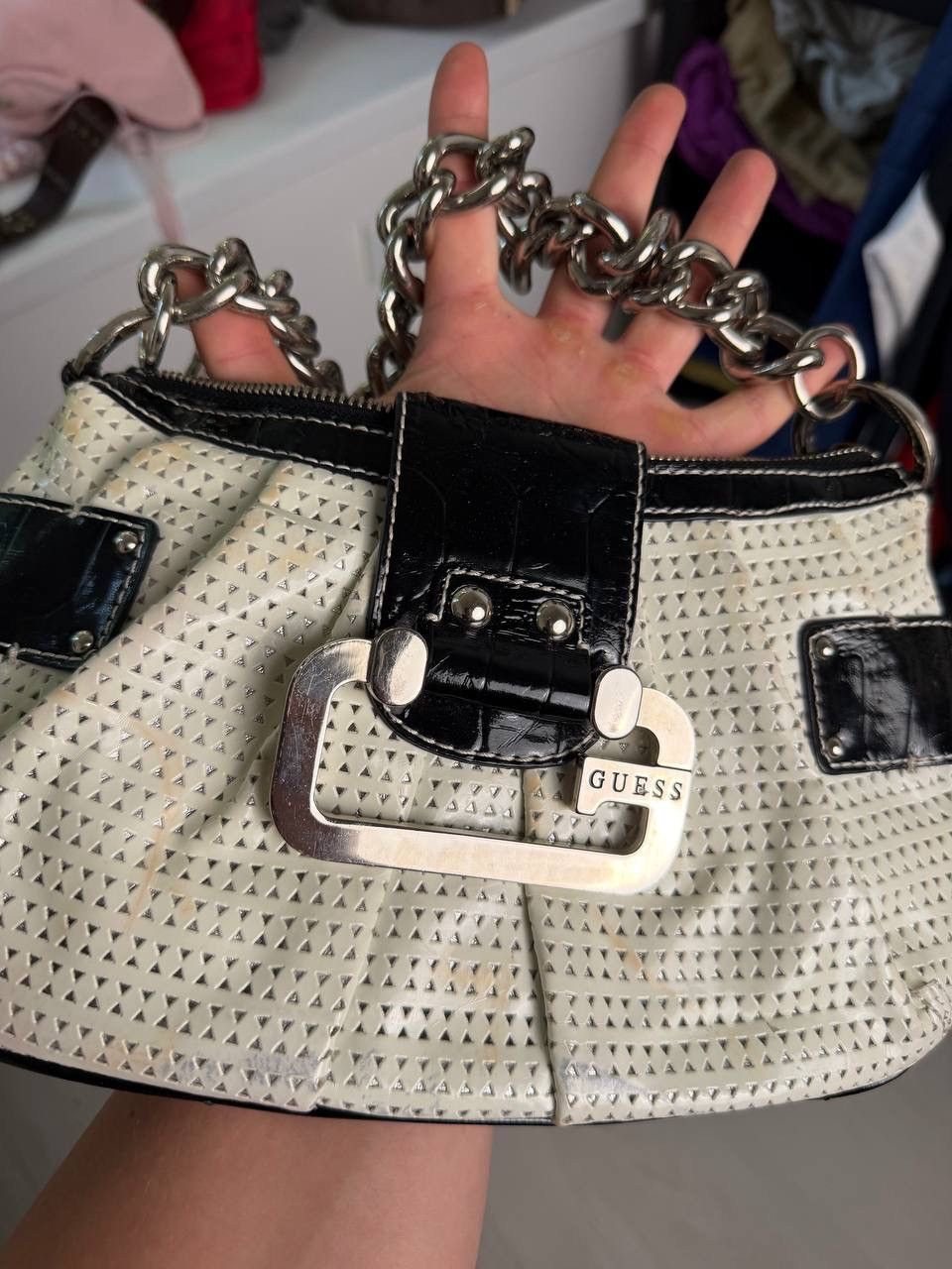 Guess Vintage Guess Y2K Perforated Chain Shoulder Bag White Black Size ONE SIZE - 3 Thumbnail