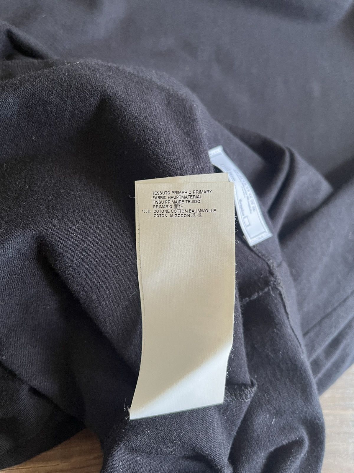 Maison Margiela Maison Margiela Painted Shoulder T-Shirt Black Size 50 Size US L / EU 52-54 / 3 - 10 Thumbnail