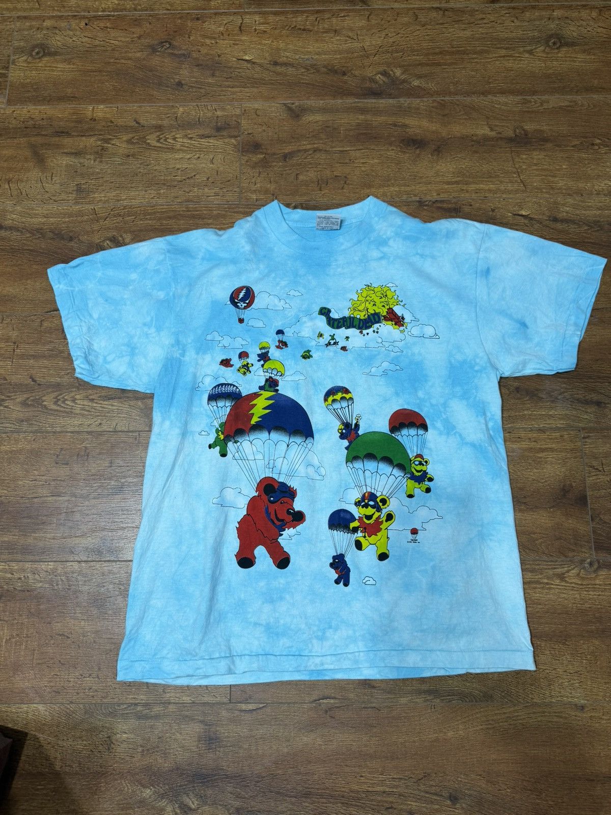 Liquid Blue Vintage Liquid blue parachuting bears in amazing condition Size US XL / EU 56 / 4 - 1 Thumbnail