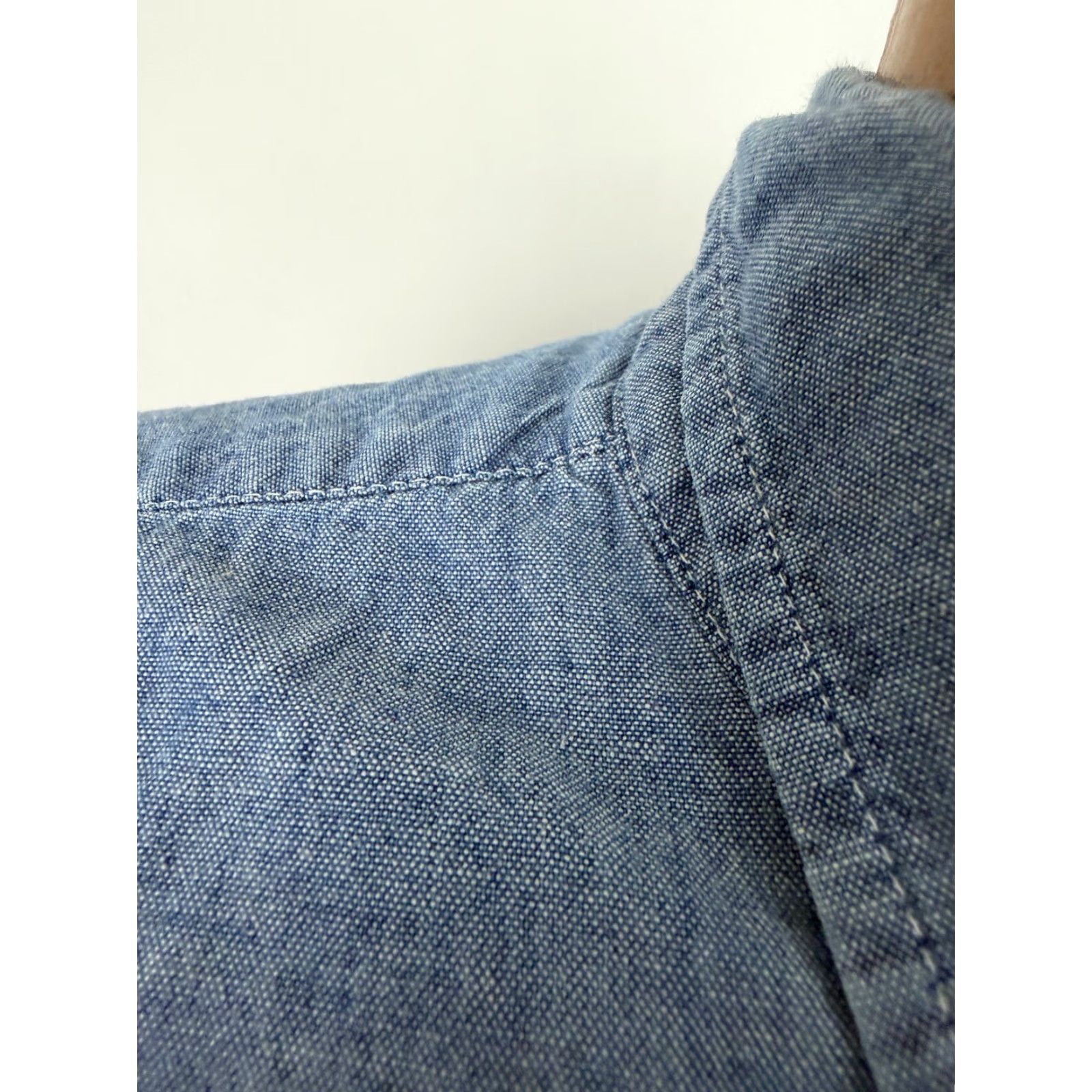Eddie Bauer VINTAGE Eddie Bauer Chambray Shirt Men XL Oversized Blue Button-Up Casual Shirt 90s Outdoor Preppy Mens Clothing Size US XL / EU 56 / 4 - 5 Thumbnail
