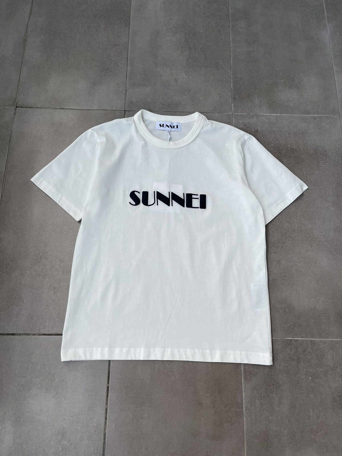 Sunnei !DS! SS23 Sunnei Logo Embroidered Classic White T-Shirt Size US S / EU 44-46 / 1 - 6 Thumbnail