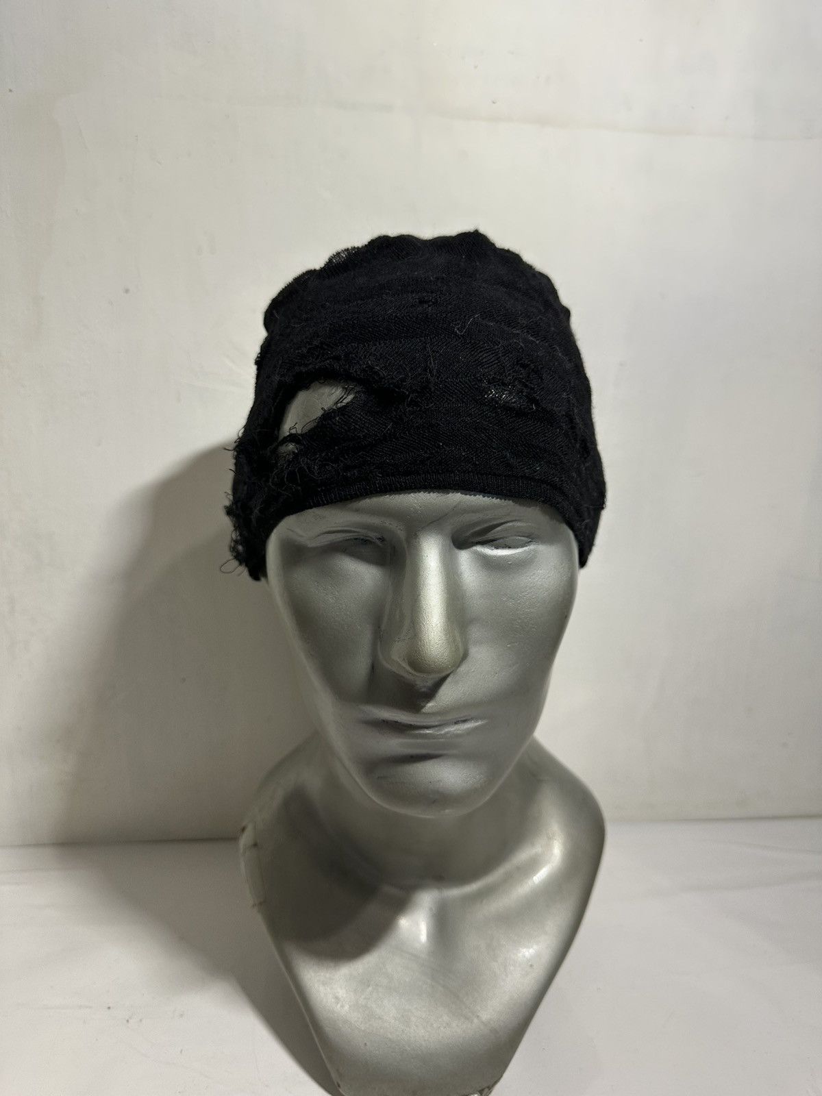 Japanese Brand Vingt Et Un Tokyo Distressed Beanie hats Size ONE SIZE - 2 Thumbnail