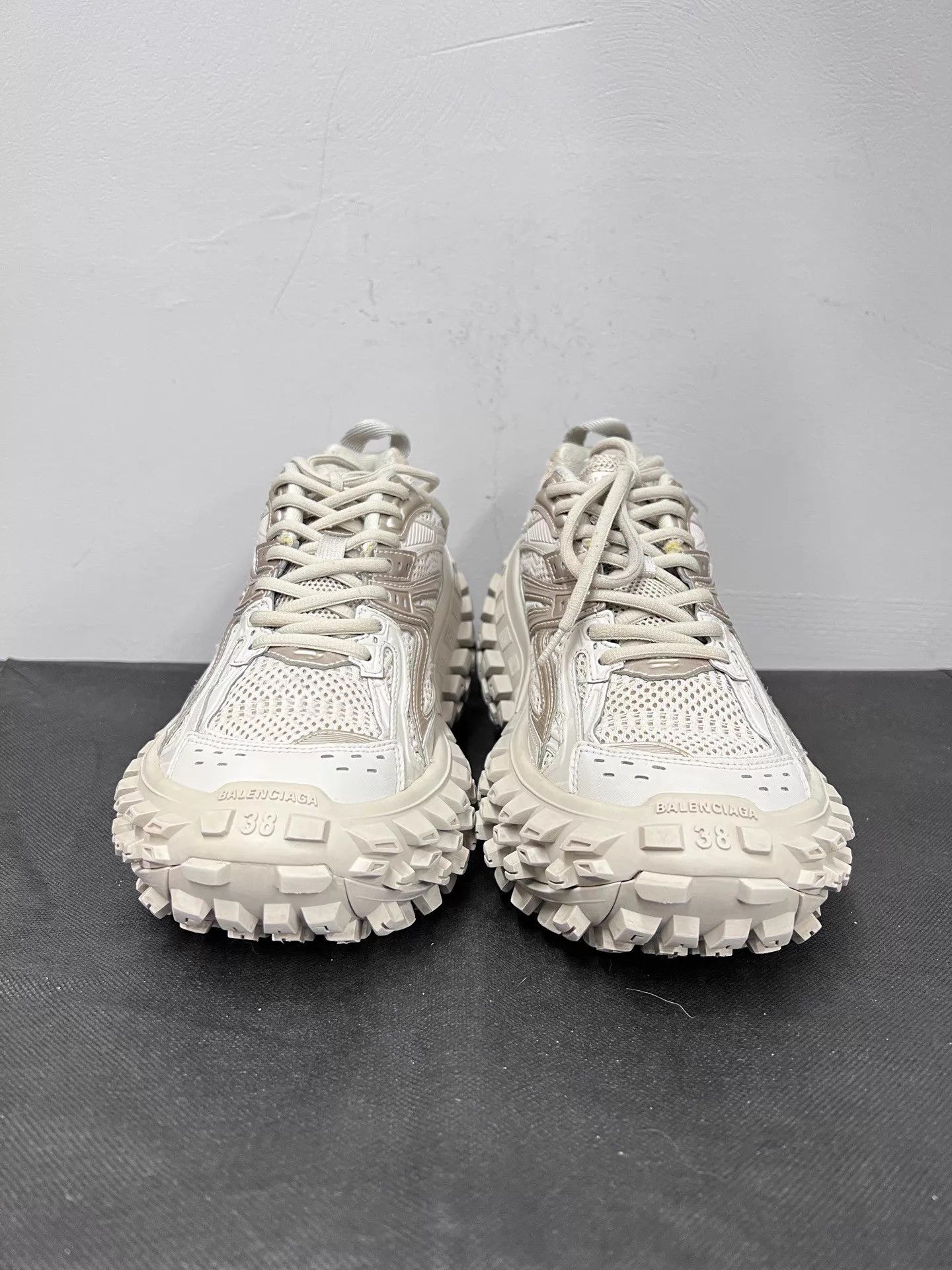Balenciaga Balenciaga Defender 38 EU Good Condition Size US 8 / IT 38 - 2 Thumbnail