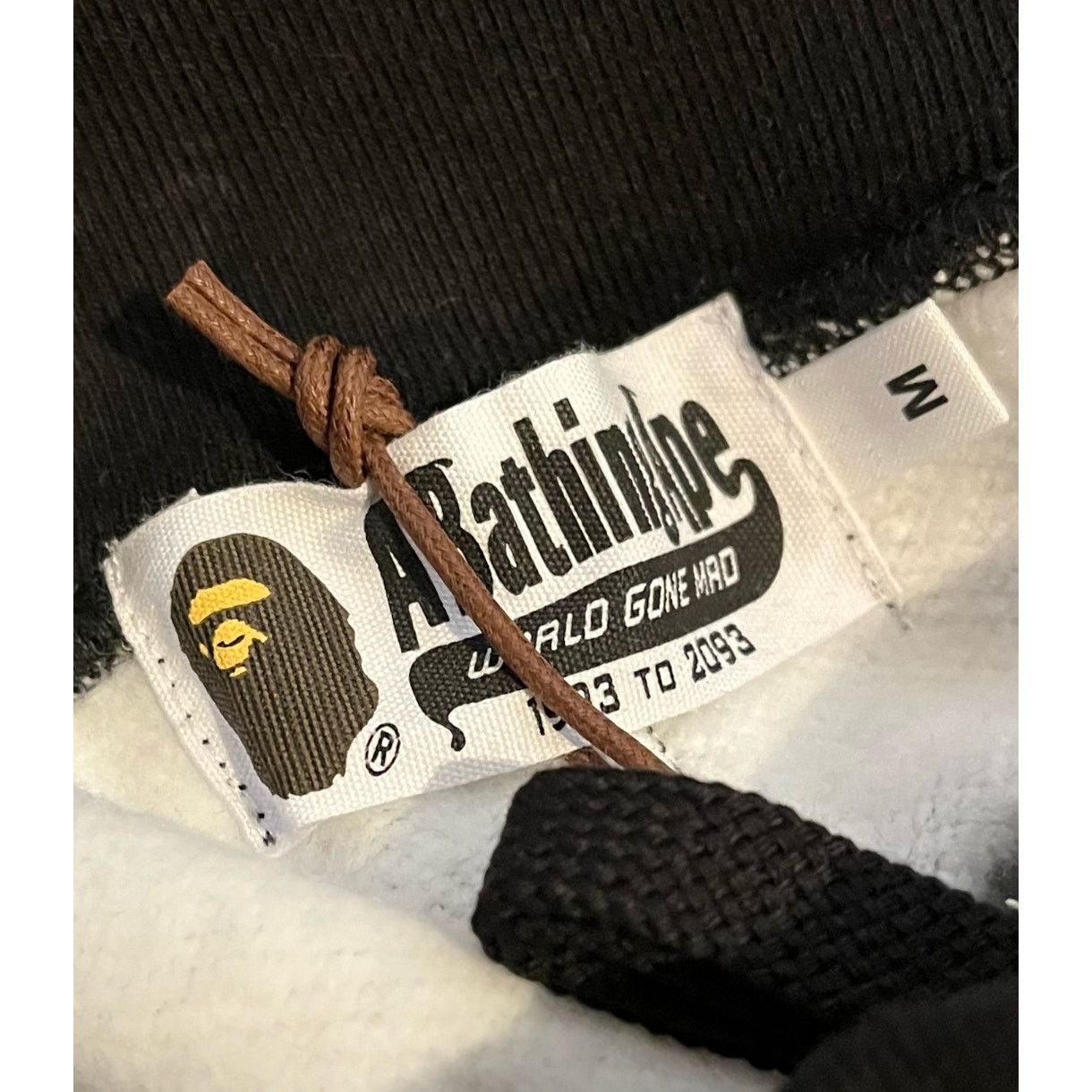 Bape BAPE GRAFFITI CHECK SWEAT SHORTS Size US 32 / EU 48 - 5 Thumbnail