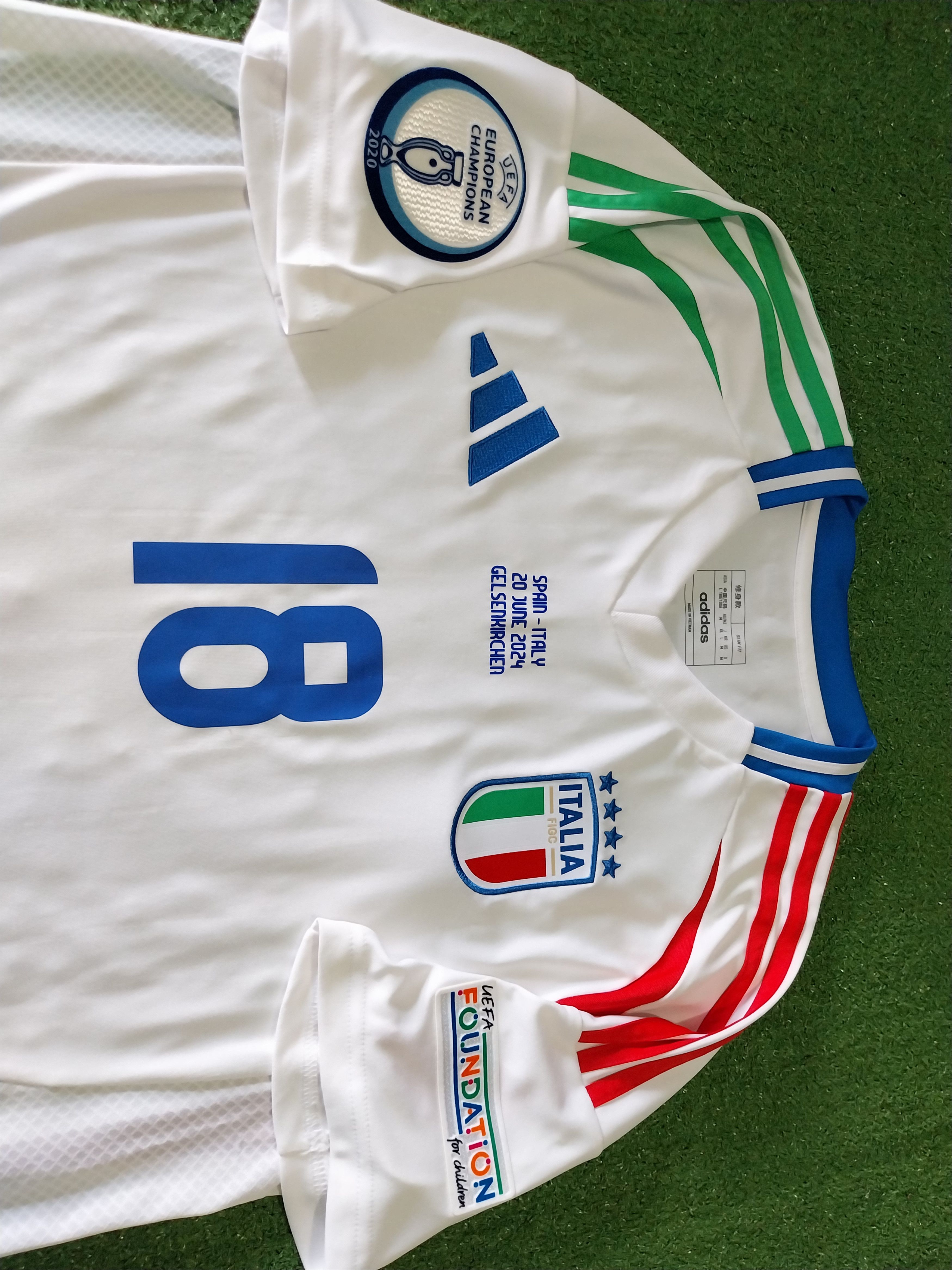 Adidas Italy away 2024/2025 nicolo barella jersey football Size US L / EU 52-54 / 3 - 3 Thumbnail