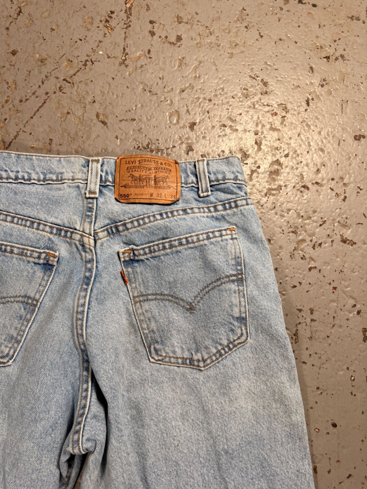 Levi's Vintage Clothing Classic Distressed Orange Tag 70s Levis 505 Relaxed Fit Jean Size US 32 / EU 48 - 6 Thumbnail