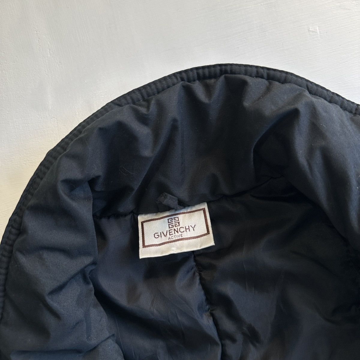 Givenchy Vintage GIVENCHY Active Sport Nylon Puff Jacket Size US L / EU 52-54 / 3 - 6 Thumbnail