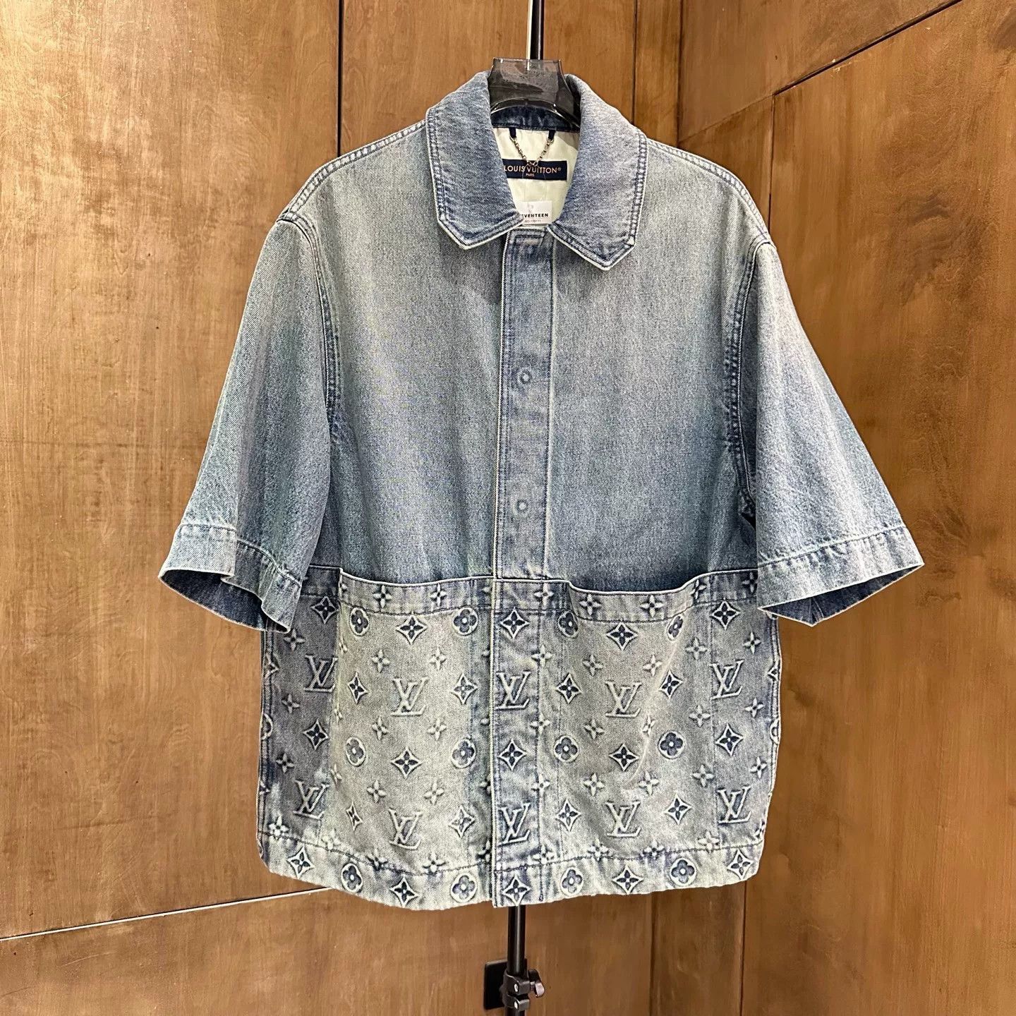 Louis Vuitton Louis Vuitton Shirt M Men Size US M / EU 48-50 / 2 - 1 Thumbnail